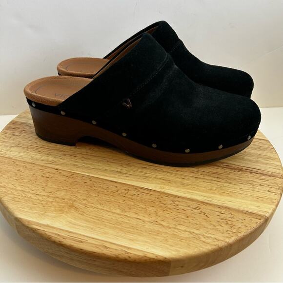 Vionic Kacie Clog in Black Suede - Picture 2 of 9